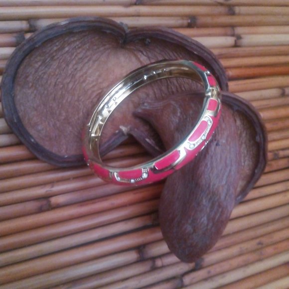 Pink and Gold Click Hinged Enamel Bracelet - Picture 13 of 16